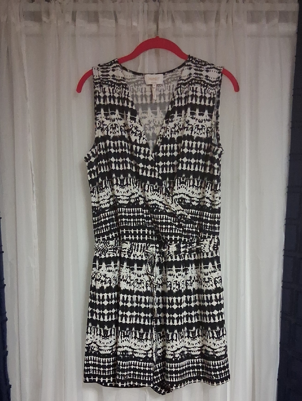 Laundry By Shelli Segal Black & White Sleeveless Wrap Romper